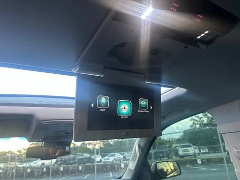 Used 2019 GMC Yukon XL SLT w/ Open Road Package RWD image 21