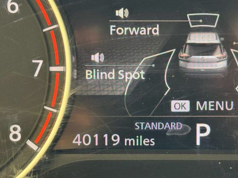 Used 2023 Nissan Rogue S FWD image 12