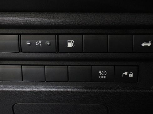 Used 2024 Mitsubishi Outlander 4WD Plug-In Hybrid image 11
