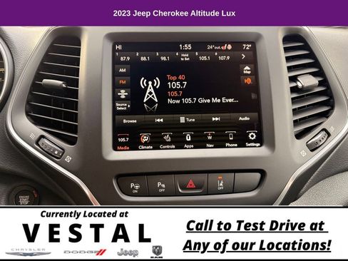 Used 2023 Jeep Cherokee Altitude Lux image 22
