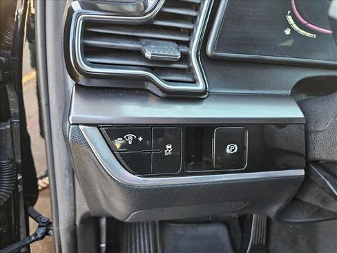 Used 2024 Kia Sportage EX FWD image 24