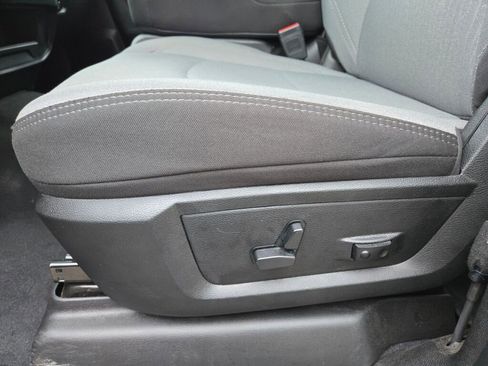 Used 2024 RAM 2500 Big Horn w/ Bed Utility Group image 19