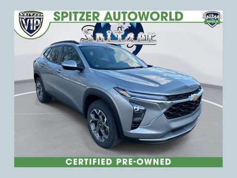 Used 2024 Chevrolet Trax LT w/ Sunroof Package image 1