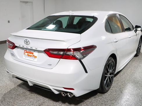 Used 2024 Toyota Camry SE FWD image 7