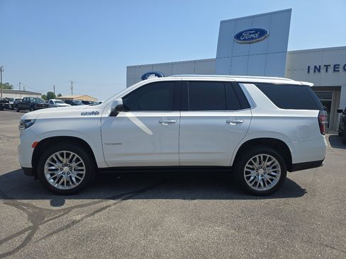 Used 2023 Chevrolet Tahoe High Country w/ Premium Package AWD/4WD image 2