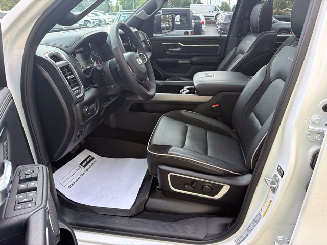 Used 2025 RAM 1500 Laramie w/ Sport Appearance Package AWD/4WD image 28