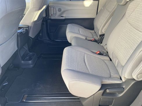 Used 2023 Toyota Sienna LE image 14