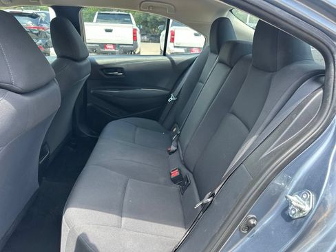 Used 2022 Toyota Corolla LE FWD image 2