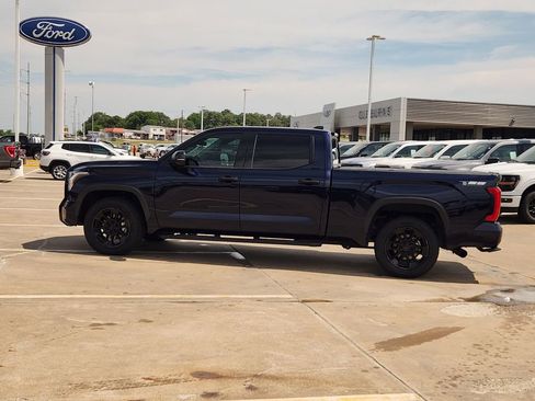 Used 2023 Toyota Tundra SR5 w/ SR5 Convenience Package RWD image 4