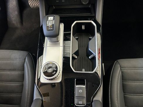 New 2026 Mitsubishi Outlander SE image 21