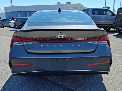 Used 2025 Hyundai Elantra Sport FWD image 6