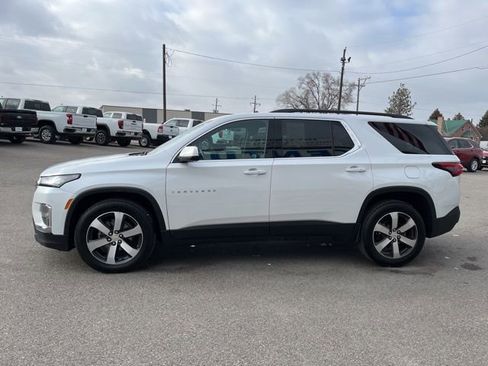 Used 2022 Chevrolet Traverse LT w/ LT Premium Package AWD/4WD image 11