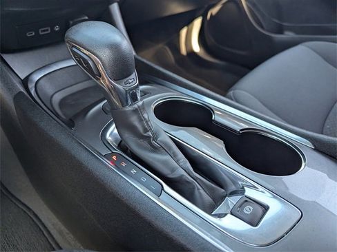 Used 2022 Chevrolet Malibu LT image 32