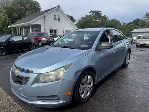 Used 2012 Chevrolet Cruze LS w/ Connectivity Package FWD image 4