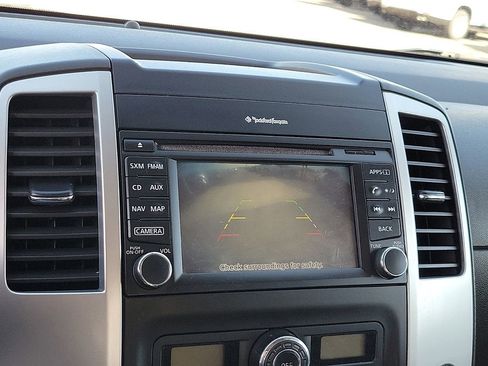 Used 2019 Nissan Frontier PRO-4X image 17