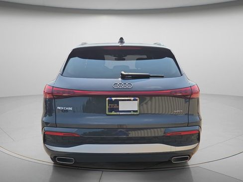 Certified 2025 Audi Q5 Premium w/ Convenience Package AWD/4WD image 5