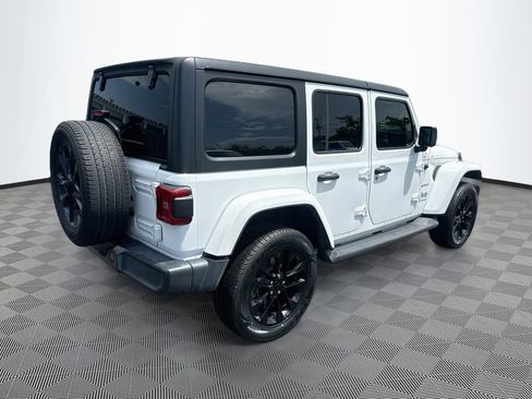 Used 2022 Jeep Wrangler Unlimited Sahara AWD/4WD image 6