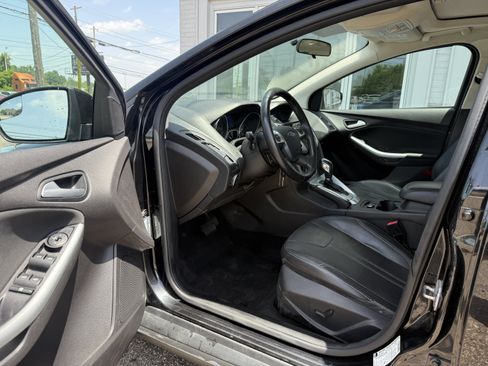 Used 2013 Ford Focus SE FWD image 9