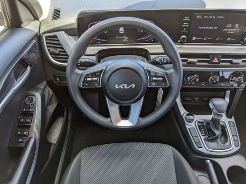 Certified 2025 Kia Seltos LX image 15