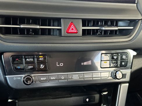Used 2024 Kia Seltos EX FWD image 21