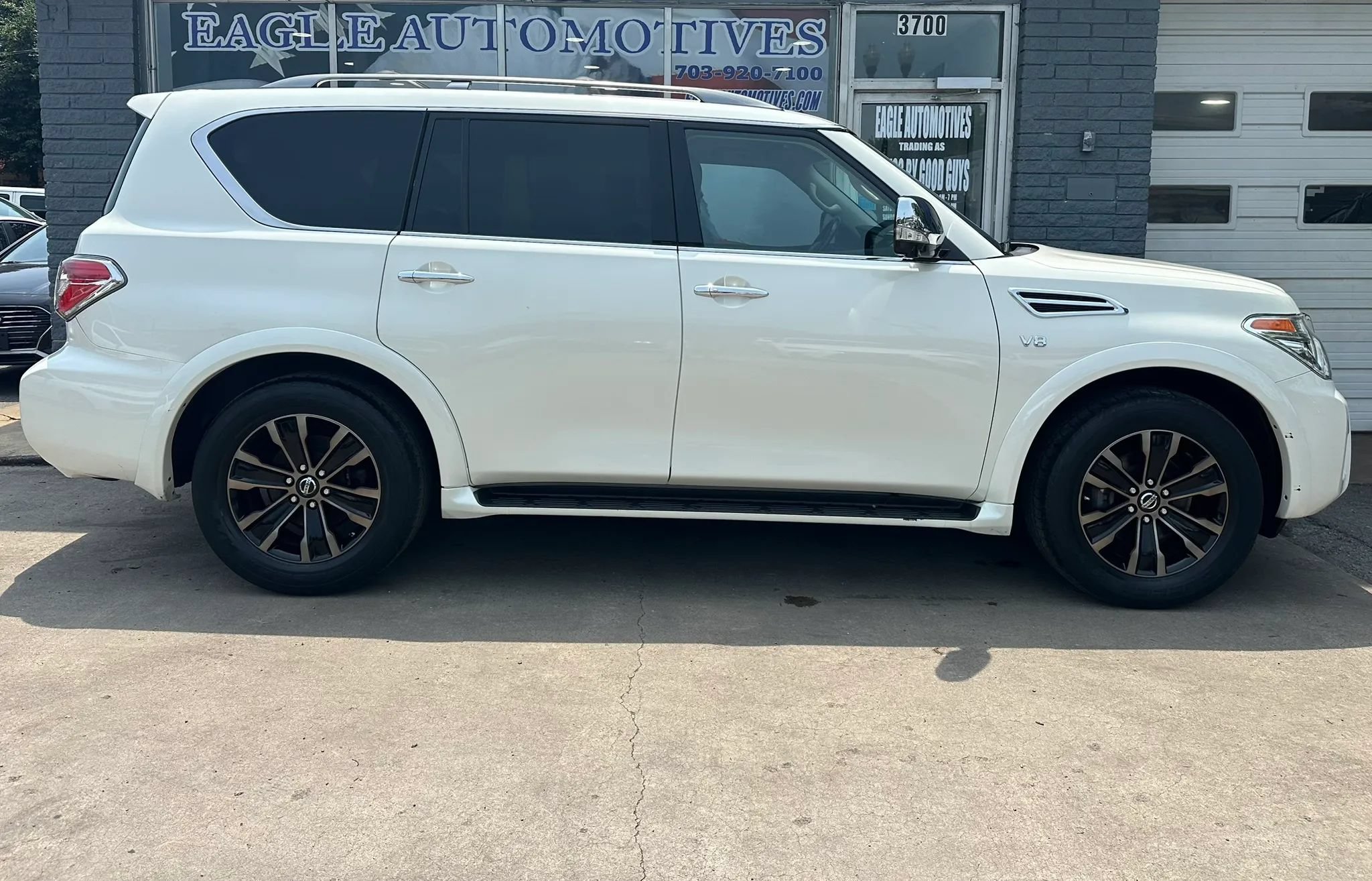 Used 2019 Nissan Armada Platinum w/ Captain's Chairs Package AWD/4WD image 2