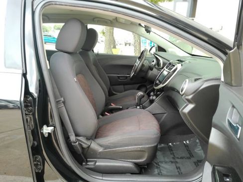 Used 2017 Chevrolet Sonic LT w/ Convenience Package FWD image 17