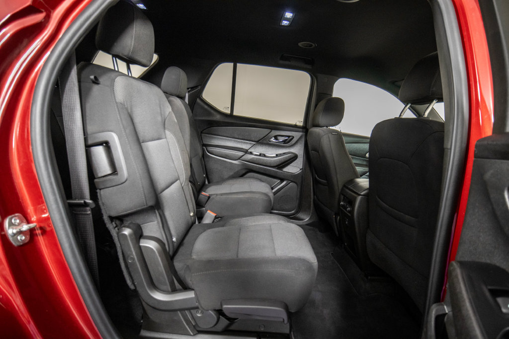 Used 2023 Chevrolet Traverse LT FWD image 12
