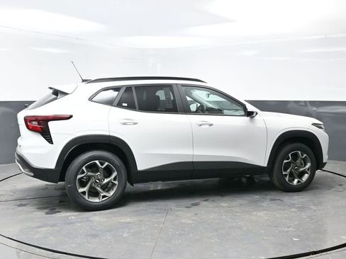 New 2026 Chevrolet Trax LT w/ Driver Confidence Package FWD image 2