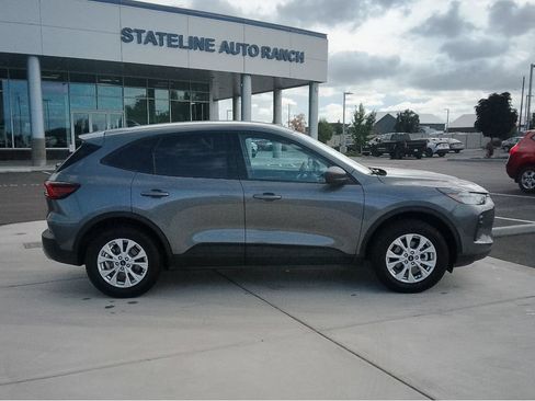 Used 2025 Ford Escape Active AWD/4WD image 2