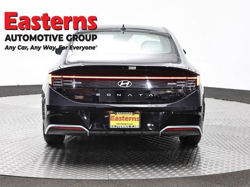 Used 2025 Hyundai Sonata SEL FWD image 6