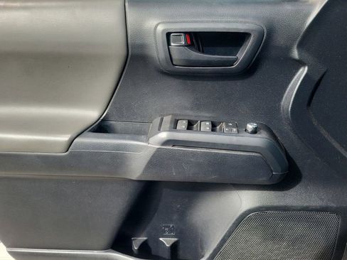 Used 2018 Toyota Tacoma SR w/ SR Convenience Package image 26