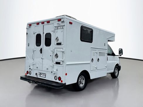 Used 2008 Chevrolet Express 3500 RWD image 4
