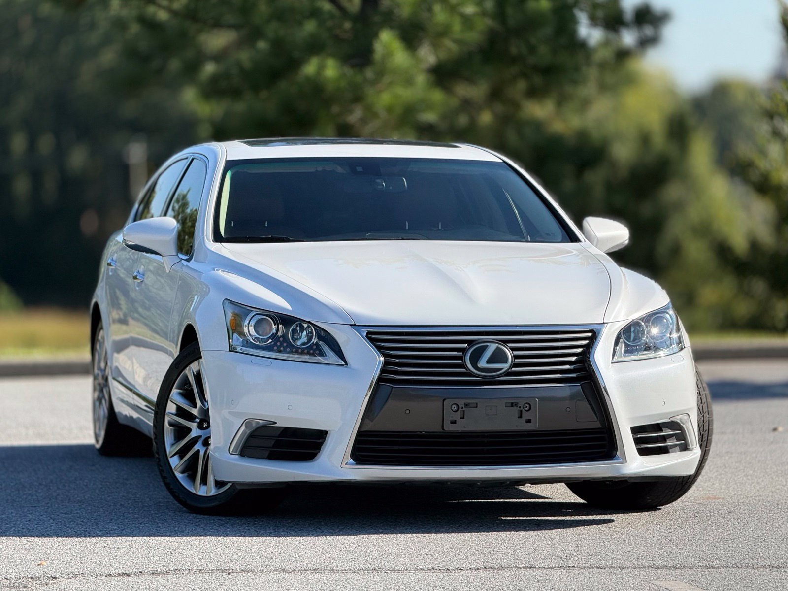 Used 2017 Lexus LS 460 w/ Comfort Package RWD image 4