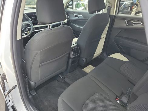 Used 2025 Kia Sportage LX FWD image 15