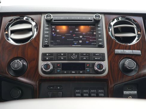 Used 2011 Ford F350 Lariat w/ Lariat Ultimate Pkg AWD/4WD image 26