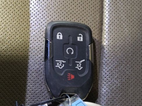 Used 2017 GMC Yukon XL SLT w/ Premium Edition image 32