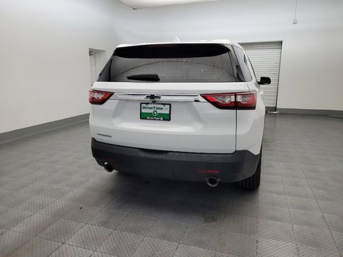 Used 2021 Chevrolet Traverse LS FWD image 7