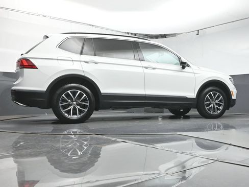 Used 2020 Volkswagen Tiguan SE FWD image 41
