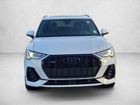 Used 2022 Audi Q3 2.0T Premium Plus w/ Premium Plus Package AWD/4WD image 2