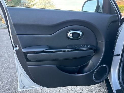 Used 2016 Kia Soul ! image 16