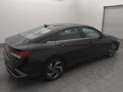 Used 2025 Hyundai Elantra SEL FWD image 10