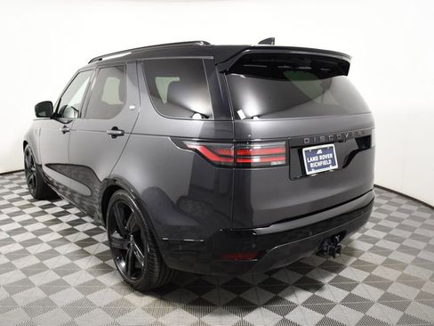 Used 2024 Land Rover Discovery Dynamic SE AWD/4WD image 4