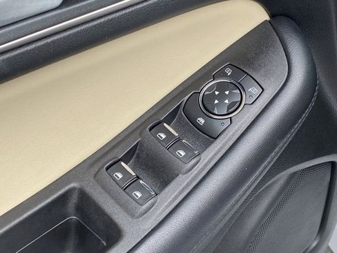 Used 2022 Ford Edge SEL image 12