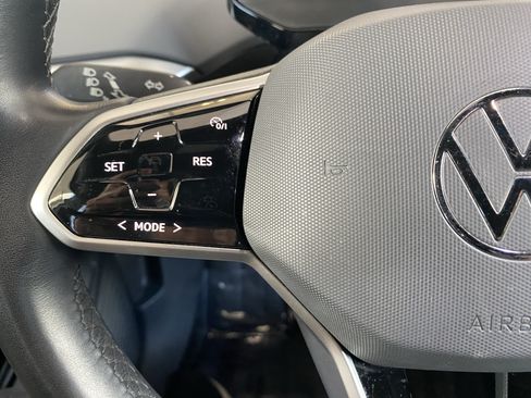 Certified 2022 Volkswagen ID.4 Pro RWD image 6