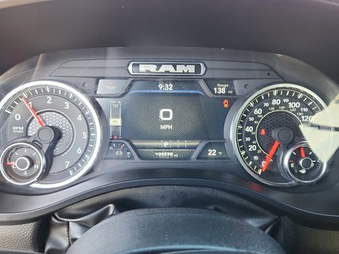 Used 2025 RAM 1500 Laramie image 15