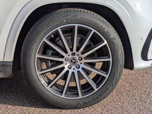 Used 2025 Mercedes-Benz GLS 580 4MATIC image 10