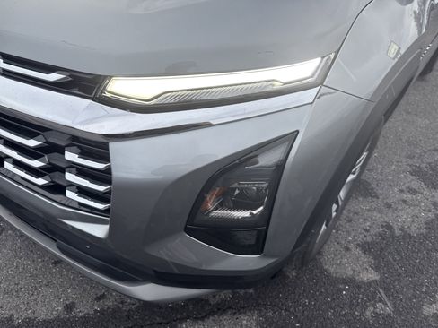 Used 2025 Chevrolet Equinox LT image 9