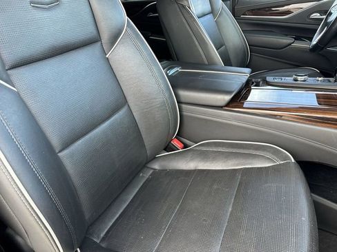 Used 2023 Cadillac Escalade Premium Luxury image 26