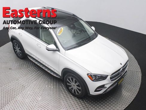 Used 2025 Mercedes-Benz GLE 450e 4MATIC image 3