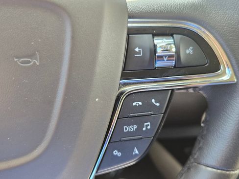 Used 2023 Lincoln Nautilus AWD w/ Premium Package image 25